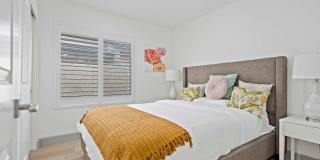 6BD/4BA One Story Single Family House next to UCI Gallery 9