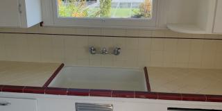 Great 2 bedroom upstairs standalone unit with garage Gallery 14