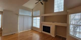 Great Location! Attractive 3 Story Condo Gallery 1