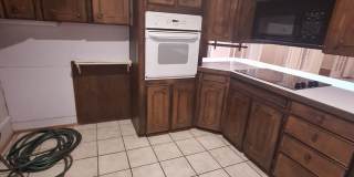 Spacious 3 bedroom, 2 bath Gallery 26