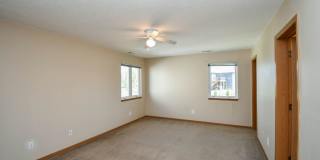 Spacious 2-Bedroom Townhome with Attached Garage in Brandon! Spacious 2-Bedroom Townhome with Attached Garage in Brandon! Gallery 19