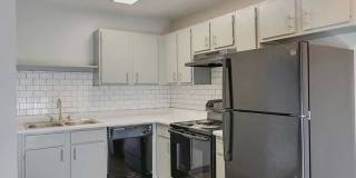 Peaks at Los Ranchos Gallery 16