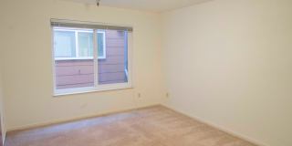 Mid-floor Flat in a duplex located in the Inner Richmond / Laurel Heights. Mid-floor Flat in a duplex located in the Inner Richmond / Laurel Heights. Gallery 13