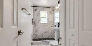 217 E Daws Street Gallery 10