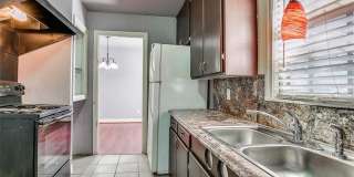 Cute 2 Bed | 1 Bath | 1 Car Garage Gallery 5
