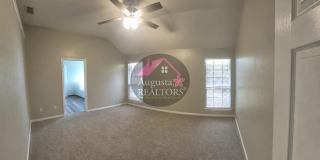 Spacious 4 bedroom home! Gallery 8