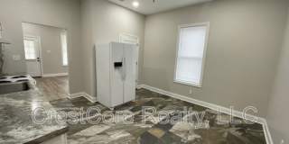 1045 Ayers St Gallery 16