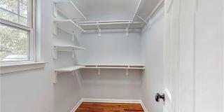 Room in 4 Bedroom Home at Harlan Rd SW Gallery 22