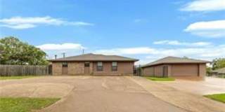Spacious 4 Bedroom! Close to campus! Gallery 1