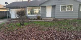 Updated 3 bedroom 1 bath home with large yard! Gallery 1