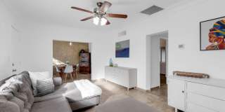 1112 W Huron Street Gallery 11