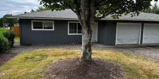 Super Clean 2 Bedroom Unit Of Duplex in North Albany Gallery 1