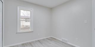 7451 Cavell Street Gallery 23