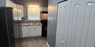 REMODELED 2 bedroom townhouse Gallery 5