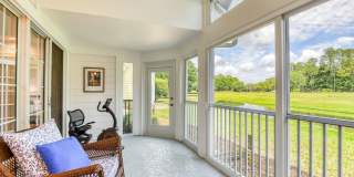 Luxury 4-bedroom - 4 bath with garage Gallery 32