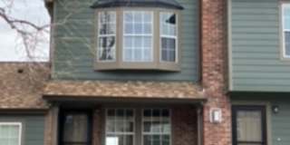 Like New Townhome in Great Aurora Community Gallery 1