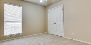 Lone Oak Ridge + Gated Community + 4 beds/2.5 Baths + Storm Shelter + Deer Creek Schools Gallery 25