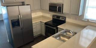 Room in 3 Bedroom Home at Tennyson Dr Gallery 1