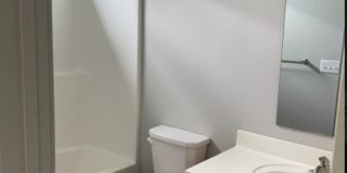 HUGE newly built 4 bed / 4.5 bath townhouse! Gallery 22
