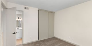 Oval Spring Apartments Gallery 11