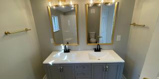 Adorable Hillcrest Bungalow with 3 bedrooms and 2 bathrooms. Gallery 18