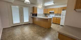 3 bedroom 2.5 Bath Townhouse-Small Dogs Allowed 3 bedroom 2.5 Bath Townhouse-Small Dogs Allowed Gallery 6