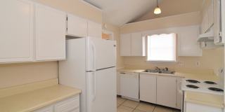 3 bed/2 bath in Lakeside School District, with rear deck! Gallery 12