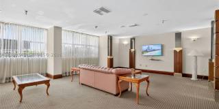 5757 Collins Ave Gallery 23