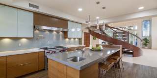 Kahala Grand Splendor. Contemporary Luxury residence w/ a large pool. Gallery 9