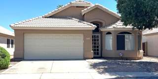 4781 W Harrison Street Gallery 1