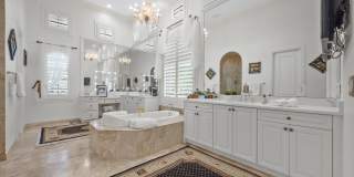 10771 Versailles Boulevard Gallery 20