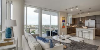 Amaray Las Olas by Windsor Gallery 1