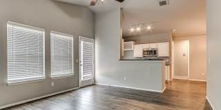 Beautiful Home in Edmond + Edmond Schools + 3 bedrooms Gallery 4