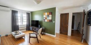 Updated 1 bedroom 1 bath, Upper Level Unit Gallery 1
