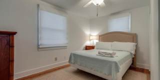 Beautiful 2 BR/1 BA Furnished Apartment Available in Downtown Charleston! Gallery 3