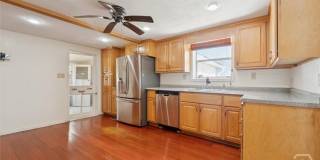 742 E Park Avenue Gallery 10