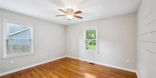 1136 Gilbert Street SE Gallery 16