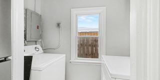 Bright, Clean 3 bed/1 bath- Move In Ready Gallery 13