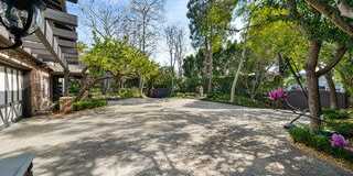 13037 San Vicente Boulevard Gallery 2