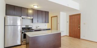 2519-27 N Lincoln Gallery 19