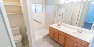 449 N WINDSOR Gallery 26