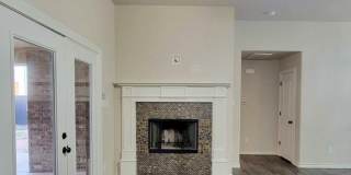 906 11th Street Gallery 5