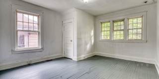 Spacious 3 Bedroom, 1.5 Bathroom with large Porch and Backyard Gallery 19