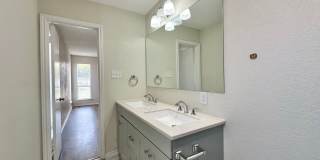 Viewable Now!  Pets Accepted! Gallery 21