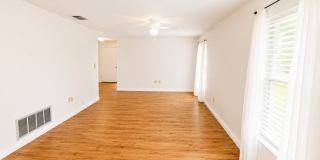 Annual unfurnished   **55+**     2/2 villa downtown Sarasota Gallery 11