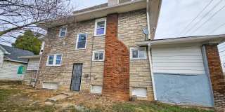 4831 E Washington St - Unit 4 - $995.00/mo. with $250 of second month Gallery 19