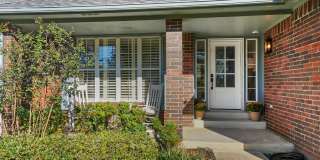 Private on 1.2 acres 3/2.5 bath w/2 car garage/20x30shop &pool Gallery 3