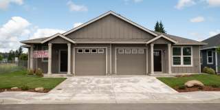 Gorgeous 2BD Duplex in Great Washougal Location! Beautiful Finishes! Gallery 1