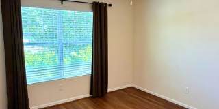 4/2 with Community Amenities Gallery 10