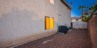 Beautiful 5 bedroom 4.5 bath home with large basement in gated community! Gallery 51